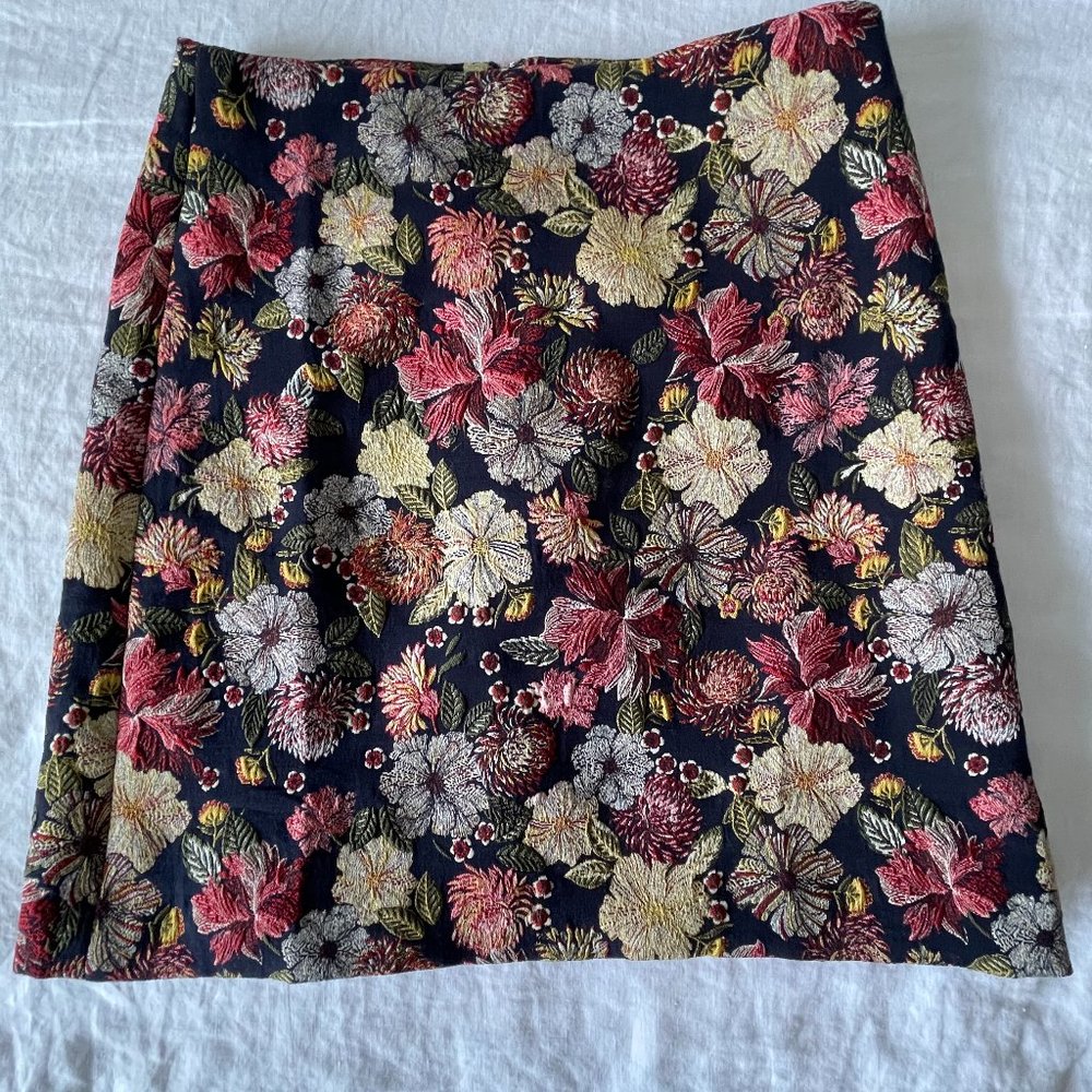NWT Ann Taylor Loft Floral Embroidered Mini Skirt sz 0